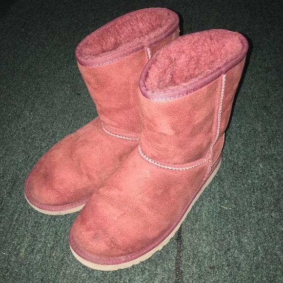 UGG Classic Boots - Picture 4 of 8